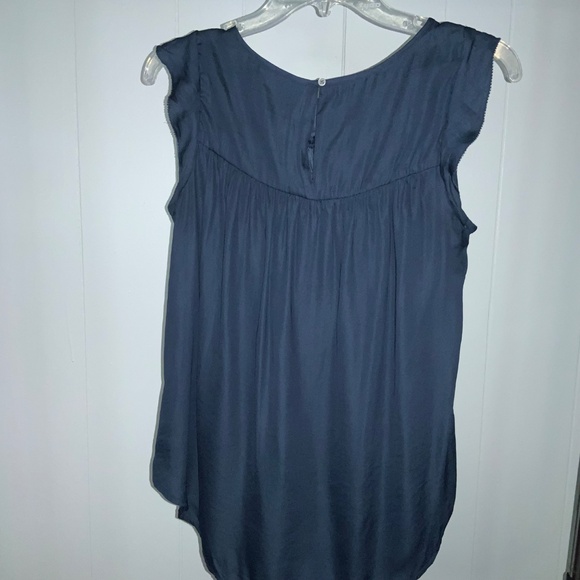 Loft flutter sleeve smocked top Sz XL - Picture 4 of 6